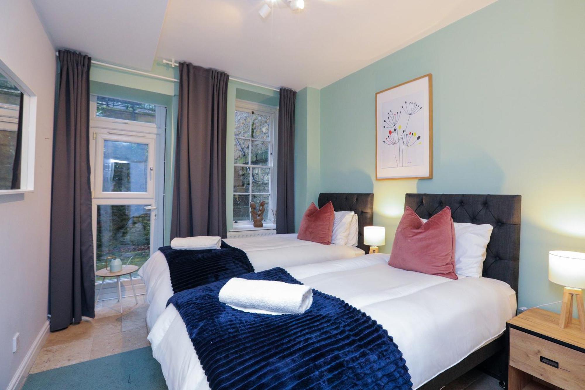 Wonderful Apartment In Bath With Garden - Sleeps 8 エクステリア 写真
